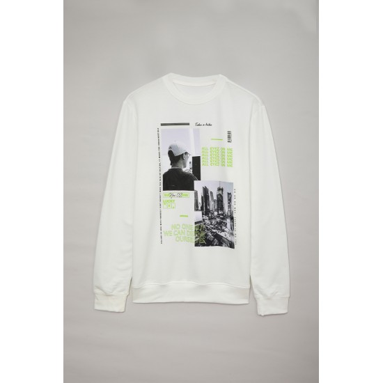 White Letter Pattern Print Crew Neck Men's Graphic Sweatshirt